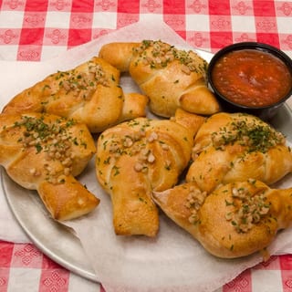 Garlic Knots (6)